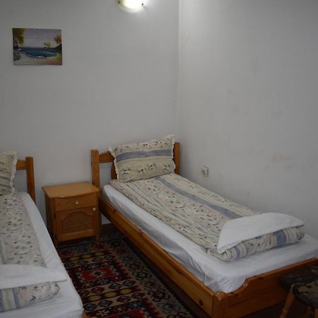 Хотел-Механа Павлова Къща Chiprovtsi Ngoại thất bức ảnh
